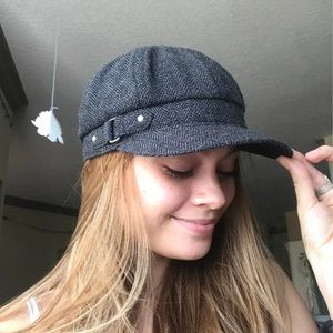 Woman's hat visor beret